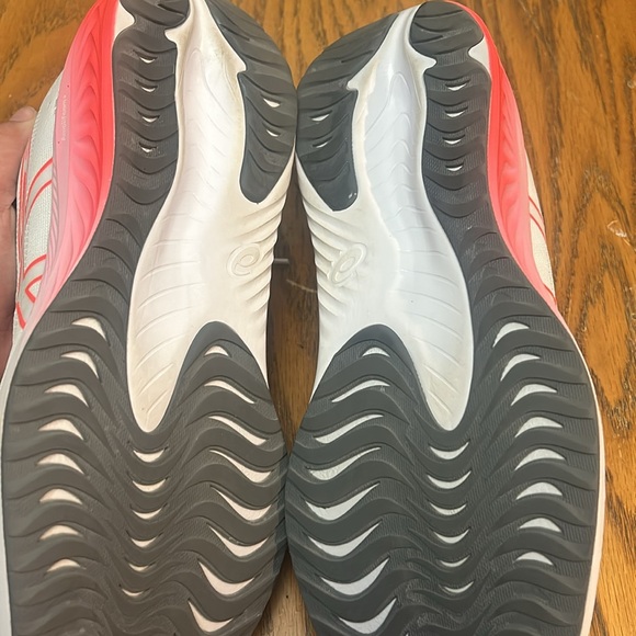 Asic Shoes - Picture 2 of 5